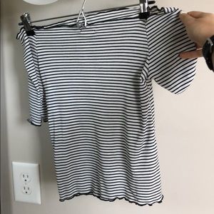 Off-the shoulder tight striped crop top